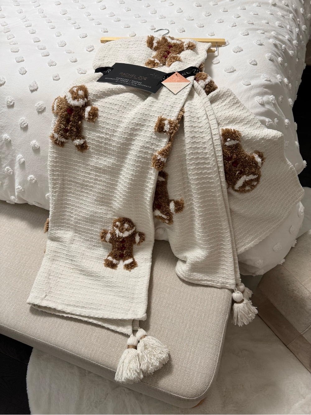 Rachel Zoe Gingerbread decorative throw holiday favourite Christmas styling NWT